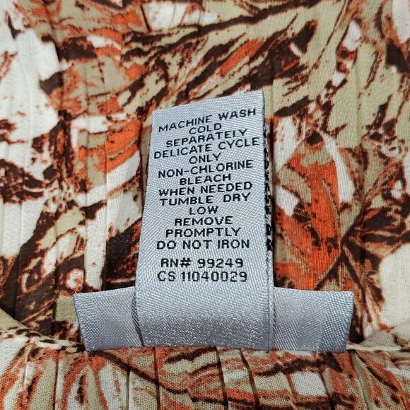 Catherines Sz 2X Floral Print Pleated Lace Neckline Snakebite Hem Blouse 324 - Picture 9 of 9